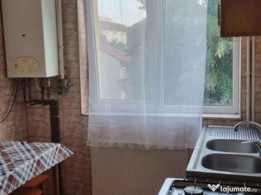 Apartament o camera de inchiriat zona Aradului 