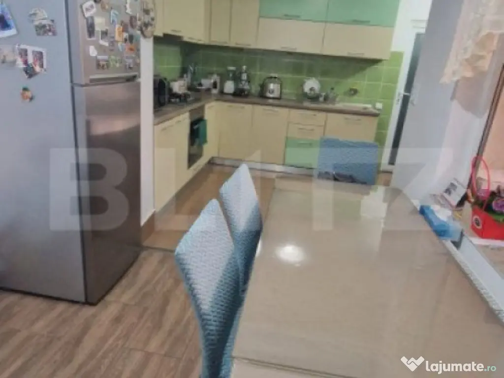 Casa de vanzare, cu 3 camere, 95 mp, zona Craiter 