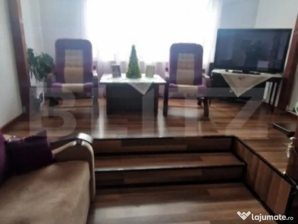 Casa de vanzare, cu 3 camere, 95 mp, zona Craiter 