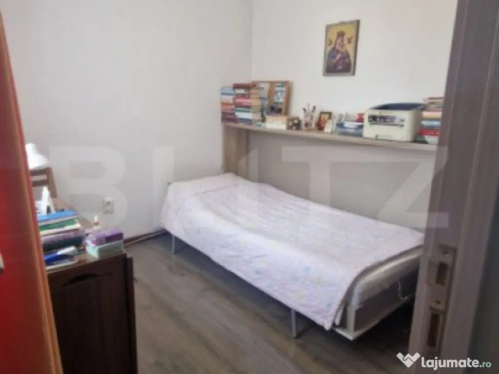 Casa de vanzare, cu 3 camere, 95 mp, zona Craiter 