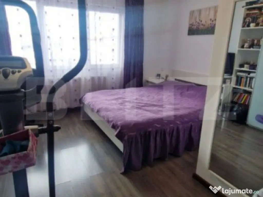 Casa de vanzare, cu 3 camere, 95 mp, zona Craiter 