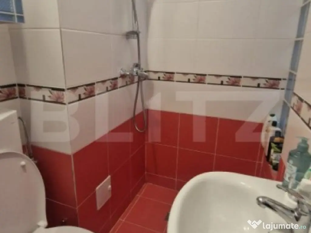 Casa de vanzare, cu 3 camere, 95 mp, zona Craiter 