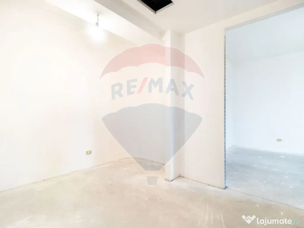 Apartament cu 3 camere de vanzare in zona Damaroaia - Pet... 