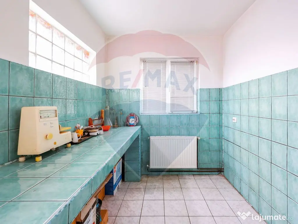 Casă cu destinație de spațiu comercial, zona Episcopia 