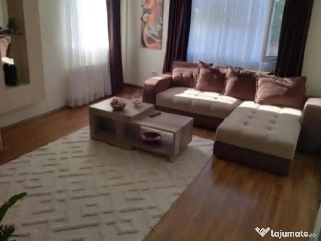 Ultracentral, casa cu etaj