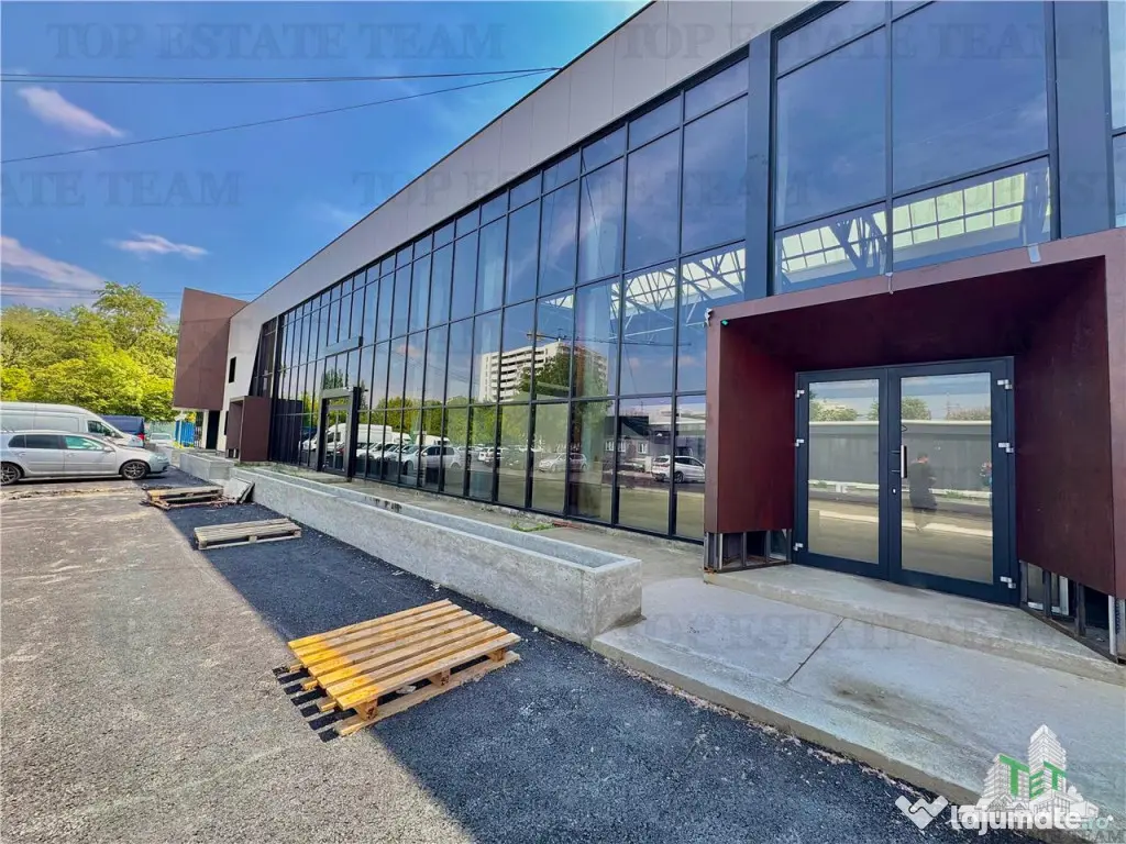 Spatiu comercial de inchiriat/ 1 minut distanta de metrou