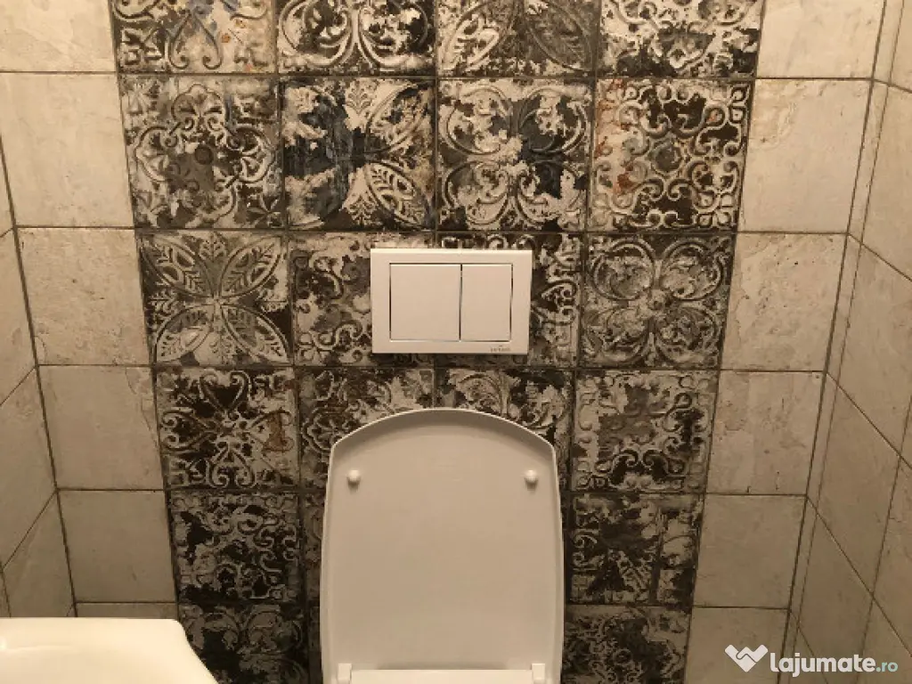 Apartament cu patru camere ,mobilat si utilat. 