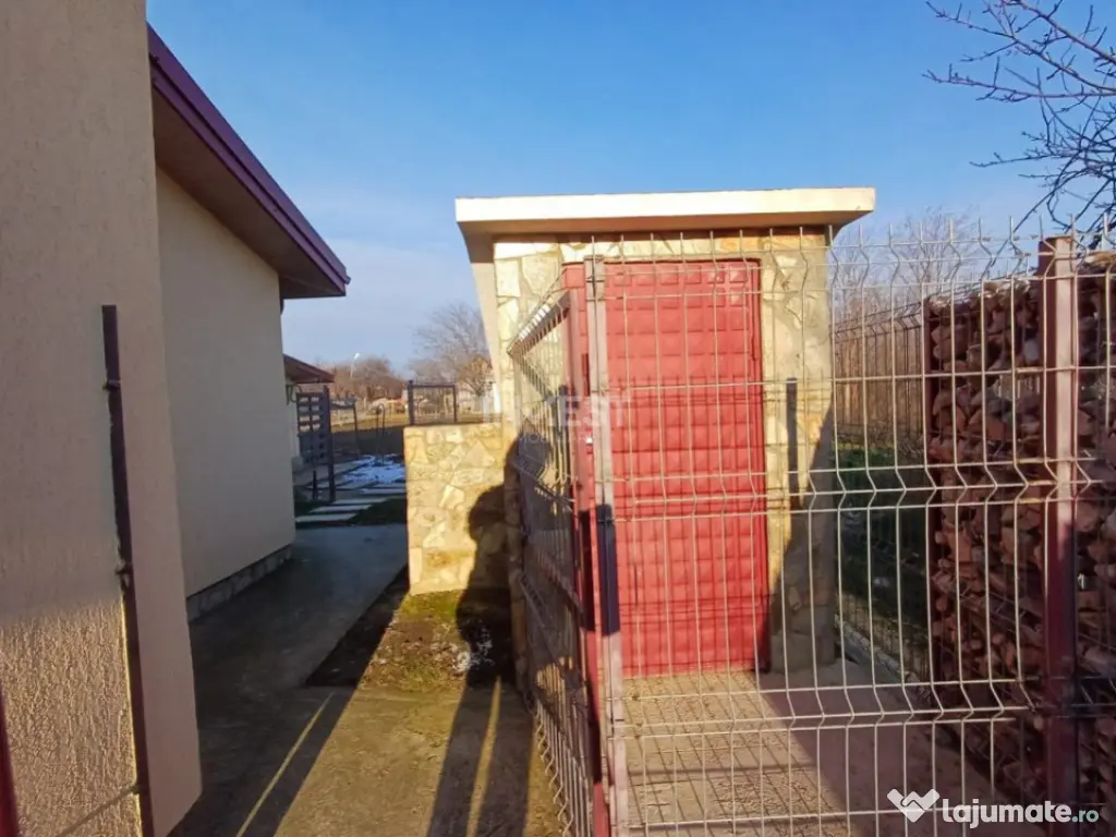 CASA CU 4 CAMERE , BECI SI GARAJ , 825MP TEREN , VOINESTI