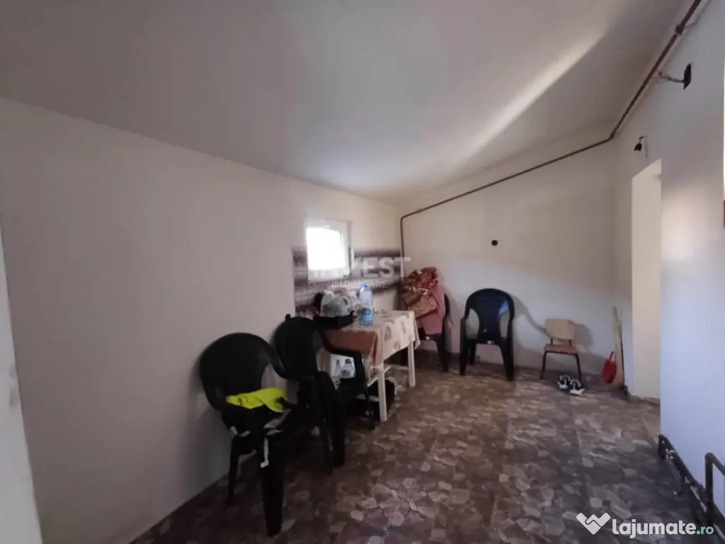 CASA CU 4 CAMERE , BECI SI GARAJ , 825MP TEREN , VOINESTI