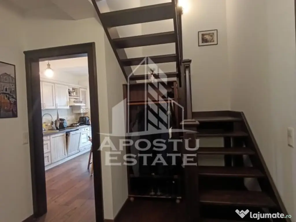 Apartament 3 camere pe doua nivele, 2 bai, zona Ronat! 