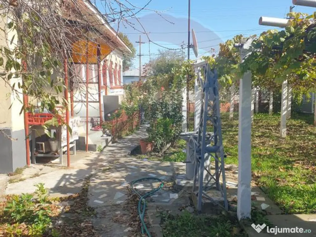 Casă / Vilă cu 3 camere de vânzare 