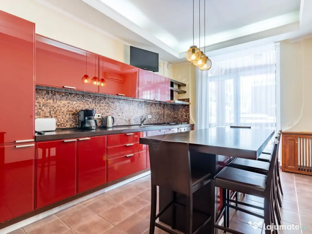 Vilă cu 11 camere de vânzare Zagazului/Herastrau 