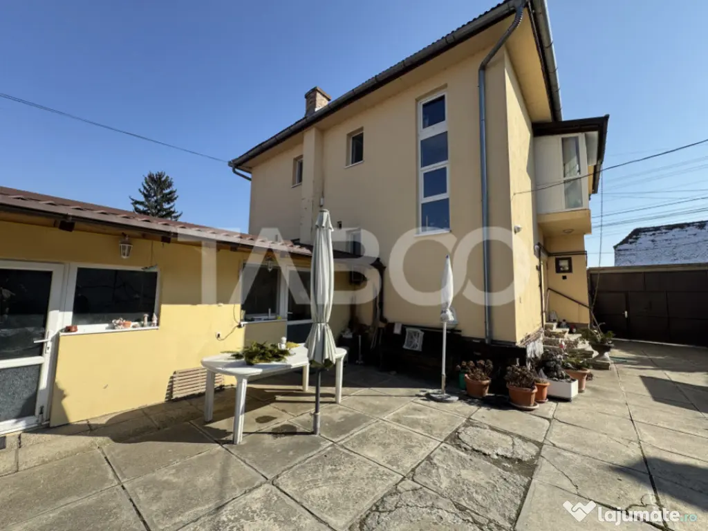 Casa individuala + apartament 2 fronturi teren 584 mp Turnis 