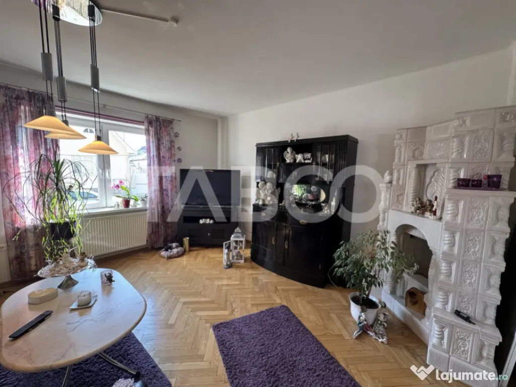 Casa individuala + apartament 2 fronturi teren 584 mp Turnis 