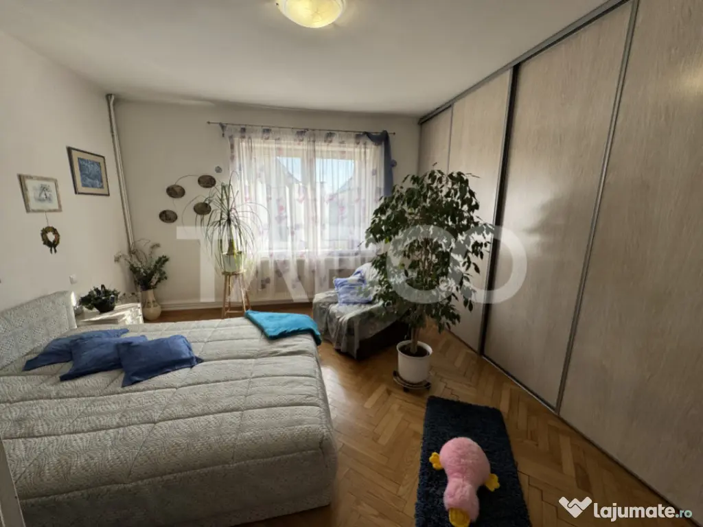 Casa individuala + apartament 2 fronturi teren 584 mp Turnis 