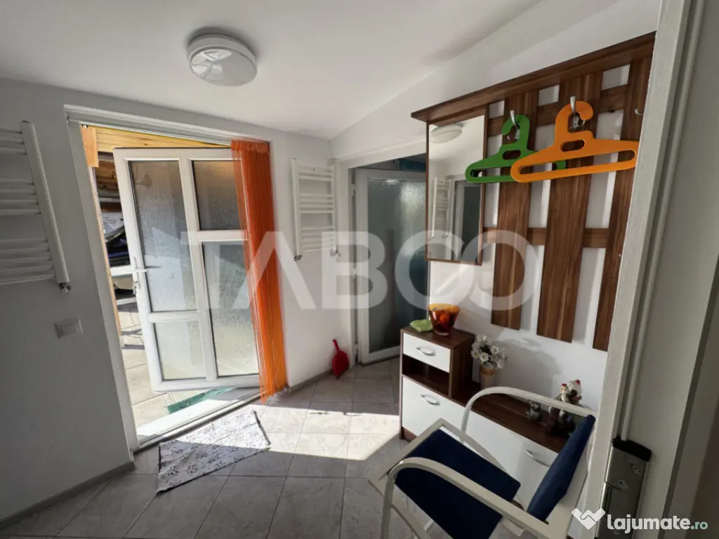 Casa individuala + apartament 2 fronturi teren 584 mp Turnis 