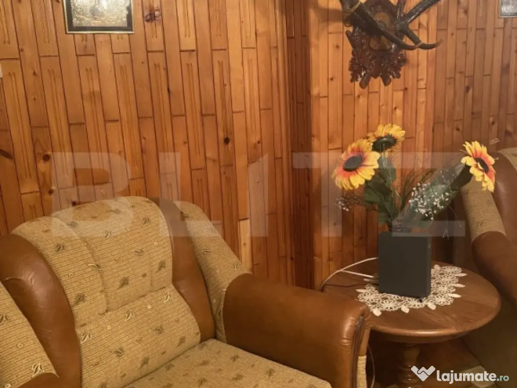 Casă de vânzare, cu 7 camere, 480 mp, zona Bd. Bucovina