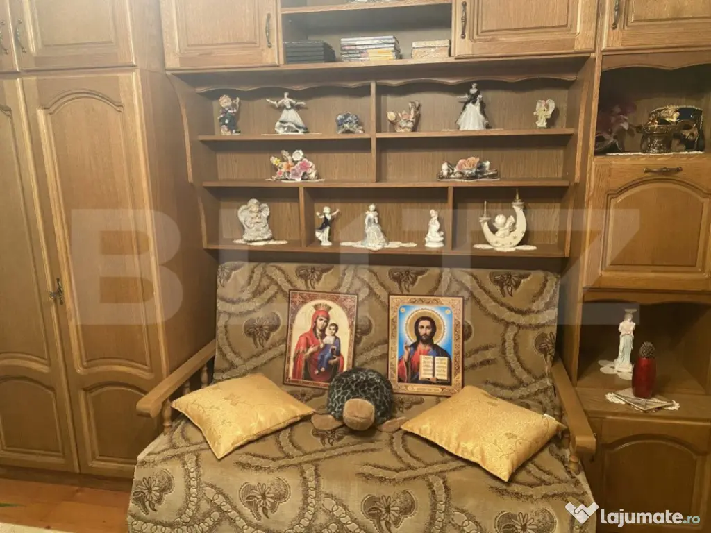 Casă de vânzare, cu 7 camere, 480 mp, zona Bd. Bucovina