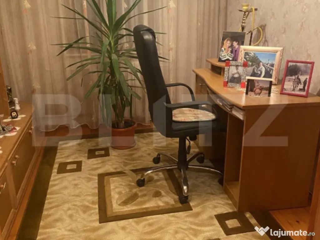 Casă de vânzare, cu 7 camere, 480 mp, zona Bd. Bucovina