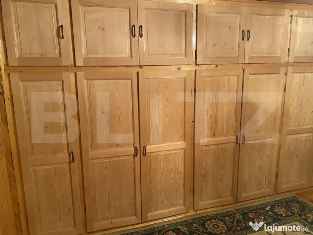 Casă de vânzare, cu 7 camere, 480 mp, zona Bd. Bucovina