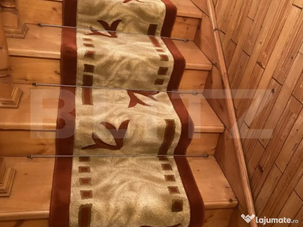 Casă de vânzare, cu 7 camere, 480 mp, zona Bd. Bucovina