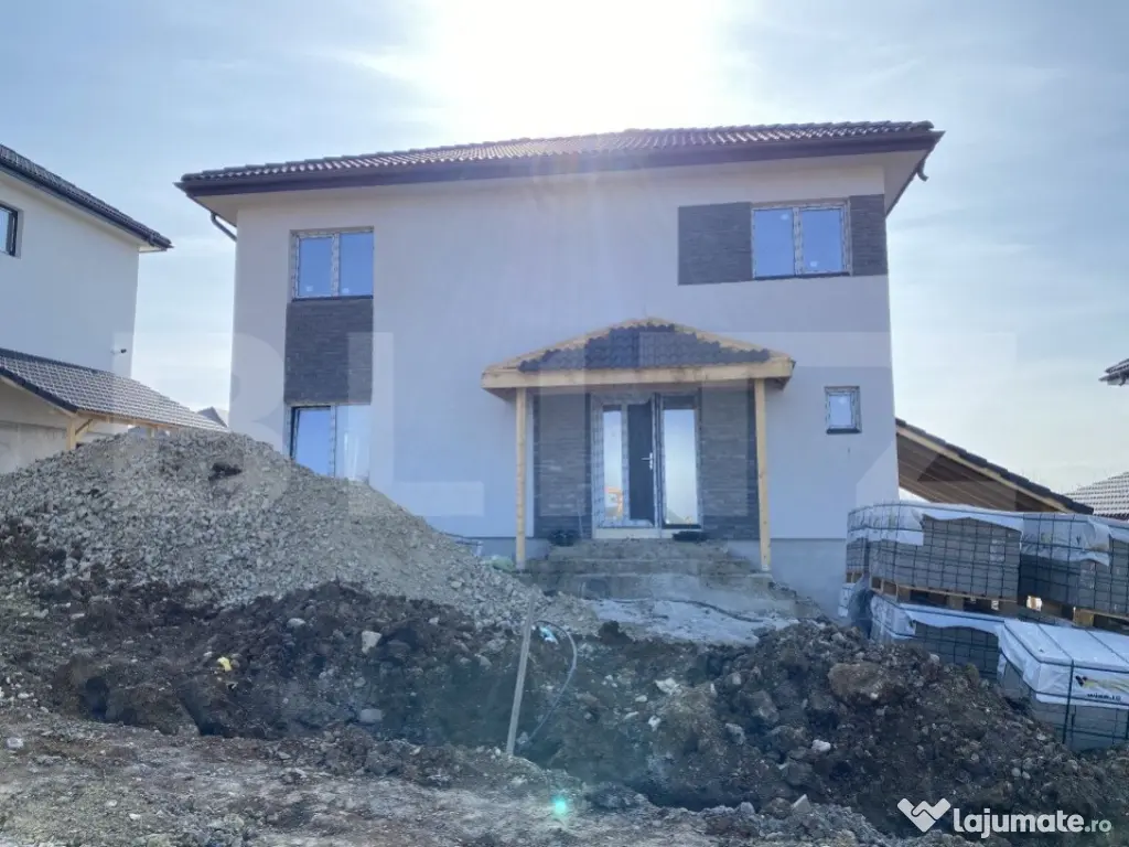 Casa individuala, 4 camere, 154 mp utili, 750 mp teren, Jucu