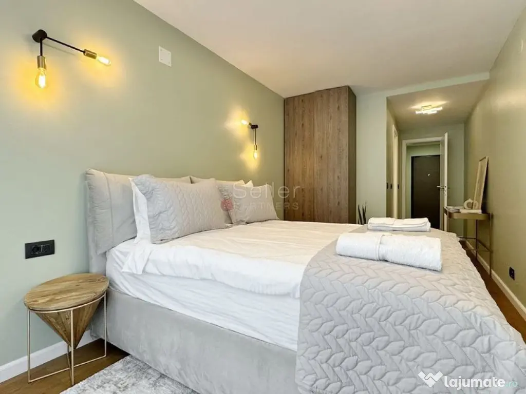 Terase generoase cu vederea spre padure 