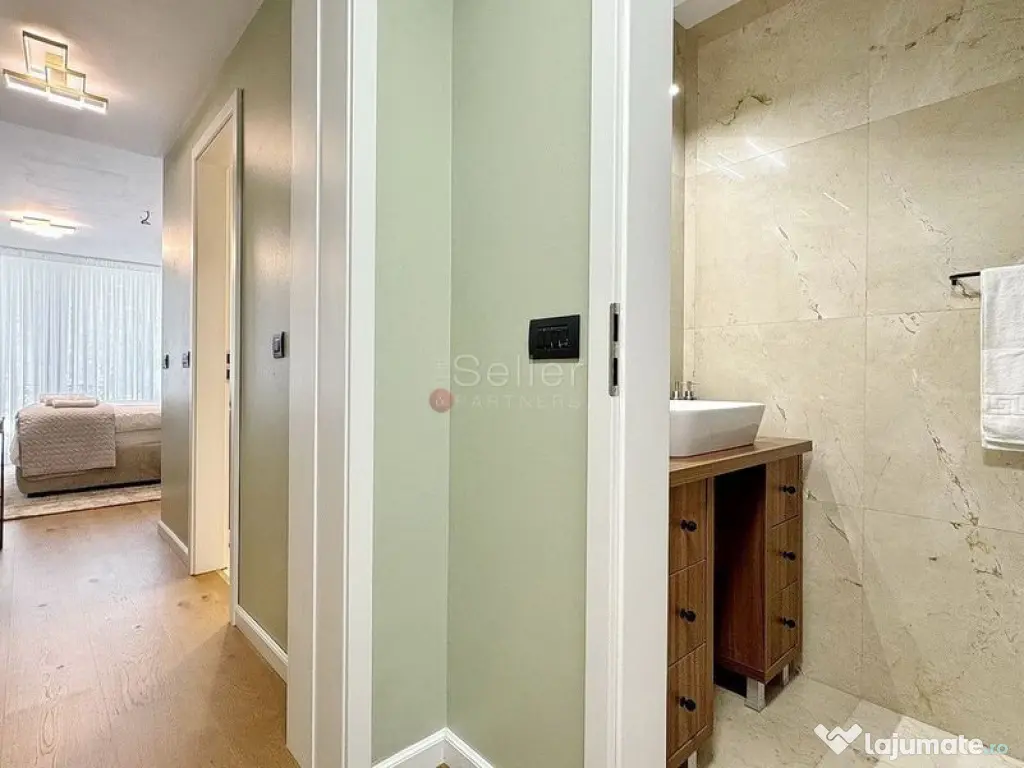 Terase generoase cu vederea spre padure 