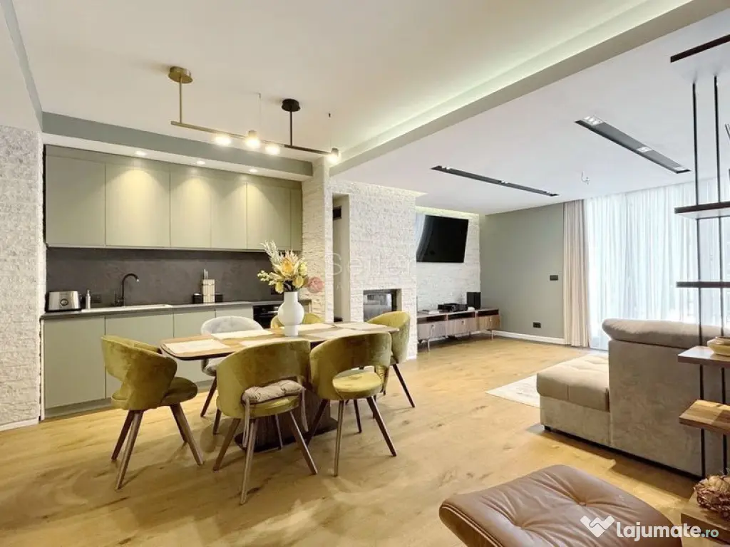 Terase generoase cu vederea spre padure 