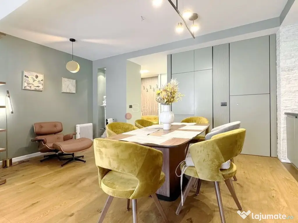 Terase generoase cu vederea spre padure 