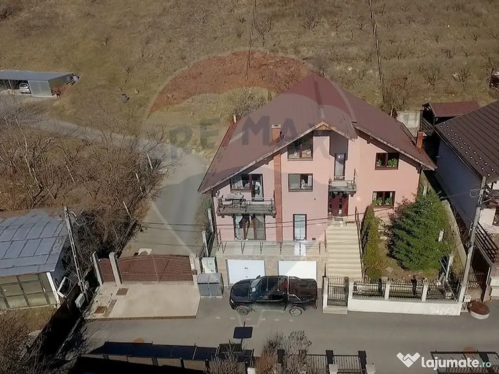 Casa de vanzare, 6 camere, zona Baciu, 175 mp util 