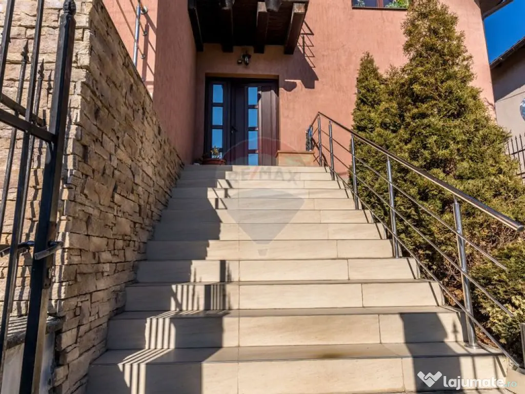 Casa de vanzare, 6 camere, zona Baciu, 175 mp util 