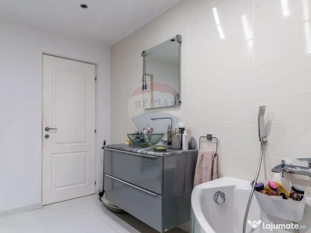 Casa de vanzare, 6 camere, zona Baciu, 175 mp util 