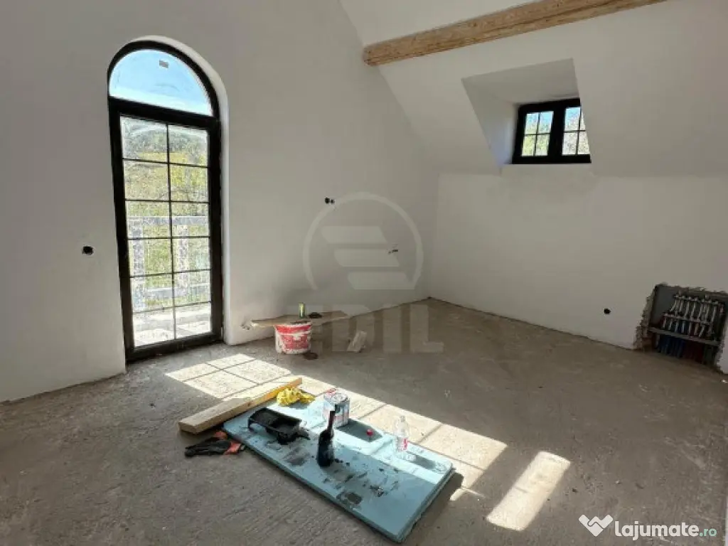 Casa individuala de vanzare 