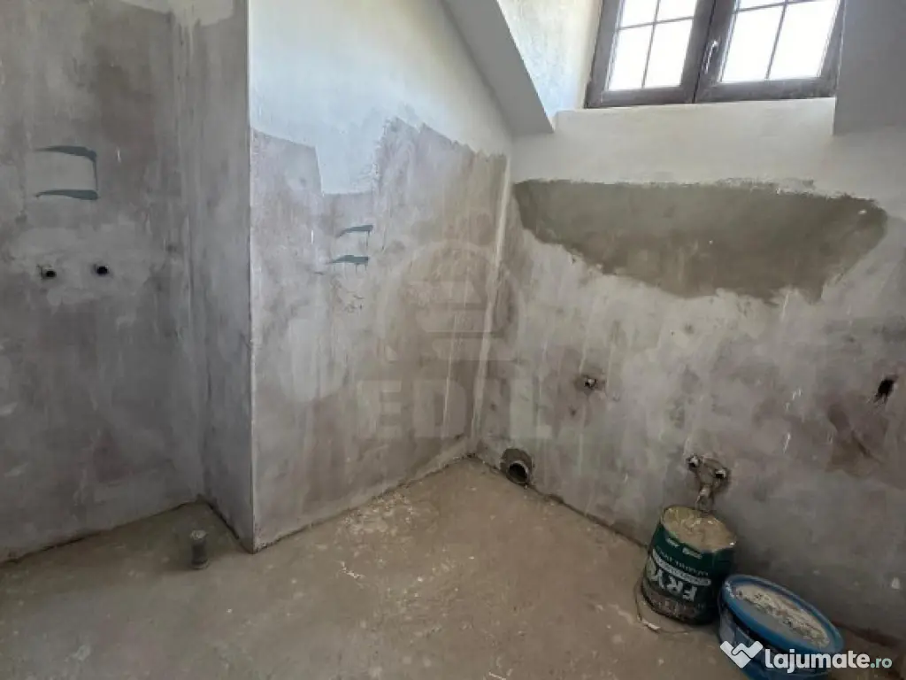 Casa individuala de vanzare 