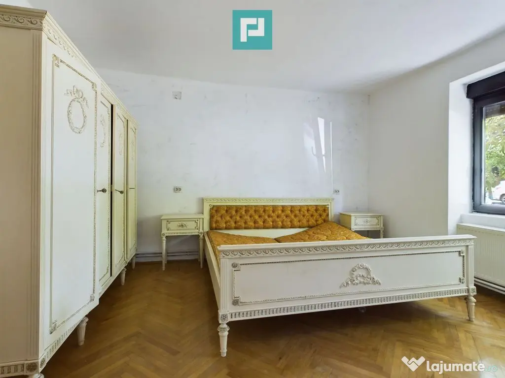 Casă 4 camere, zona centrală în Pâncota