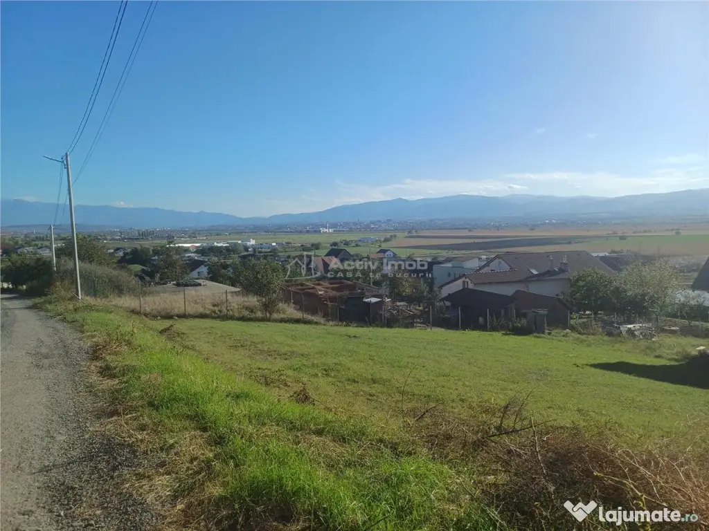 Teren intravilan cu proiect de casa autorizat in Sura Mare