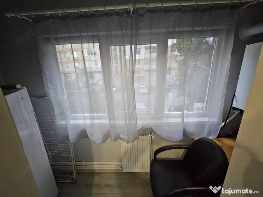 Se inchiriaza garsoniera in zona Tractorul 