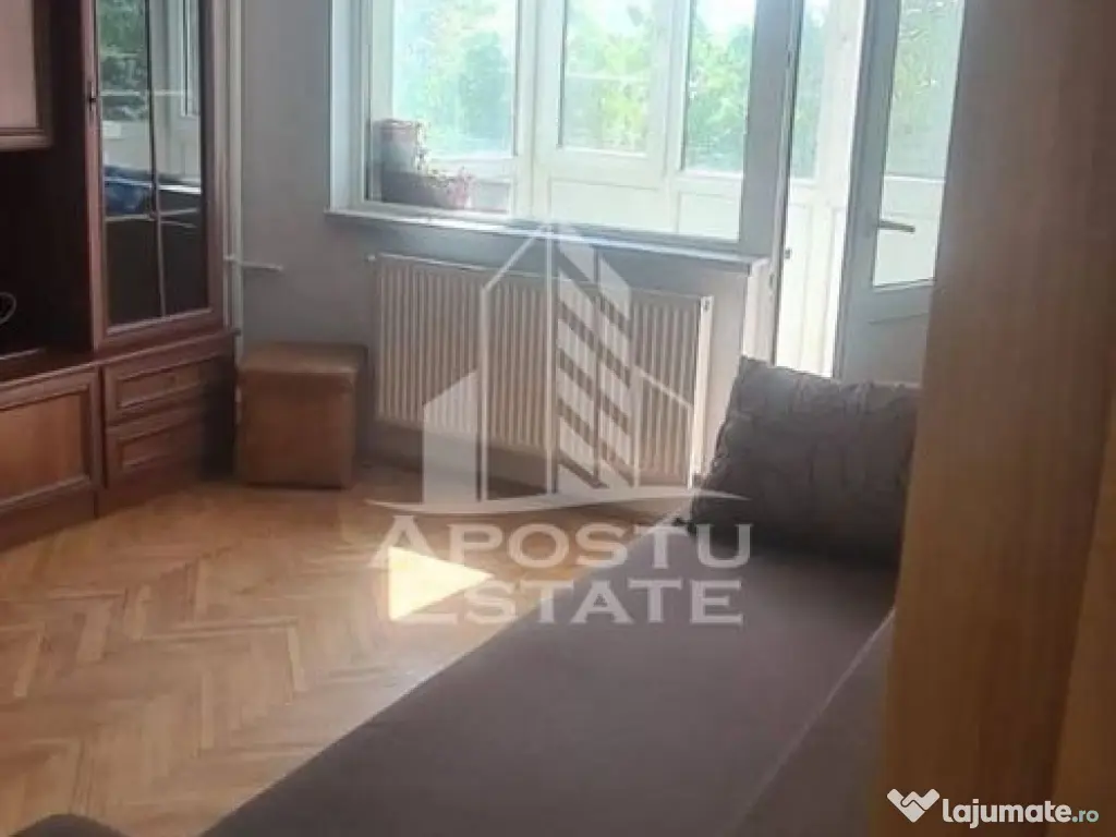 Apartament cu 3 camere, decomandat, etajul 2 , centrala p...