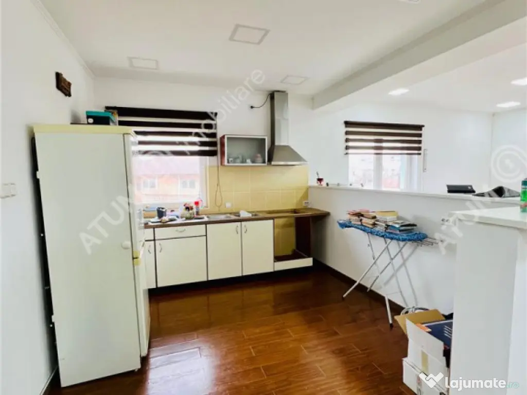 Spatiu industrial cu 2 hale si anexe teren 2543 in Hamba jud