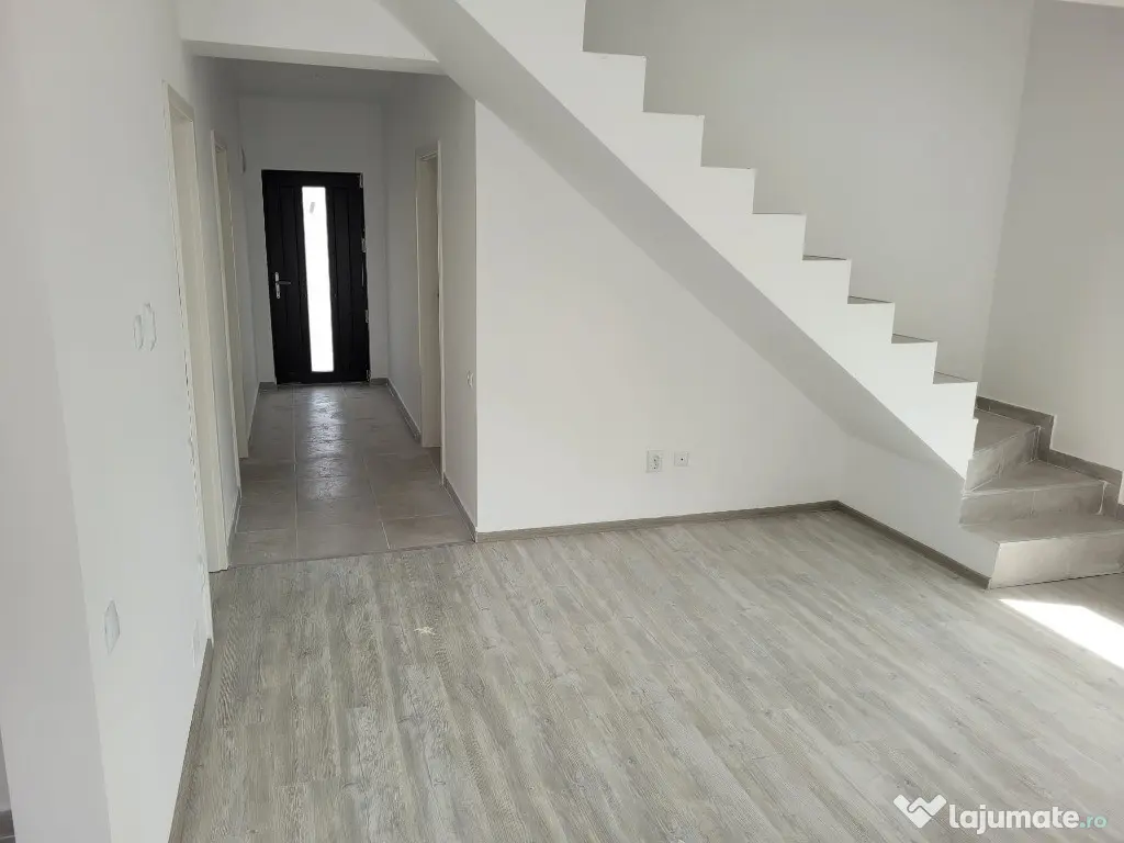 Vila individuala 4 CAMERE/600 M de BLV./Com.Berceni/COMISION 0 %