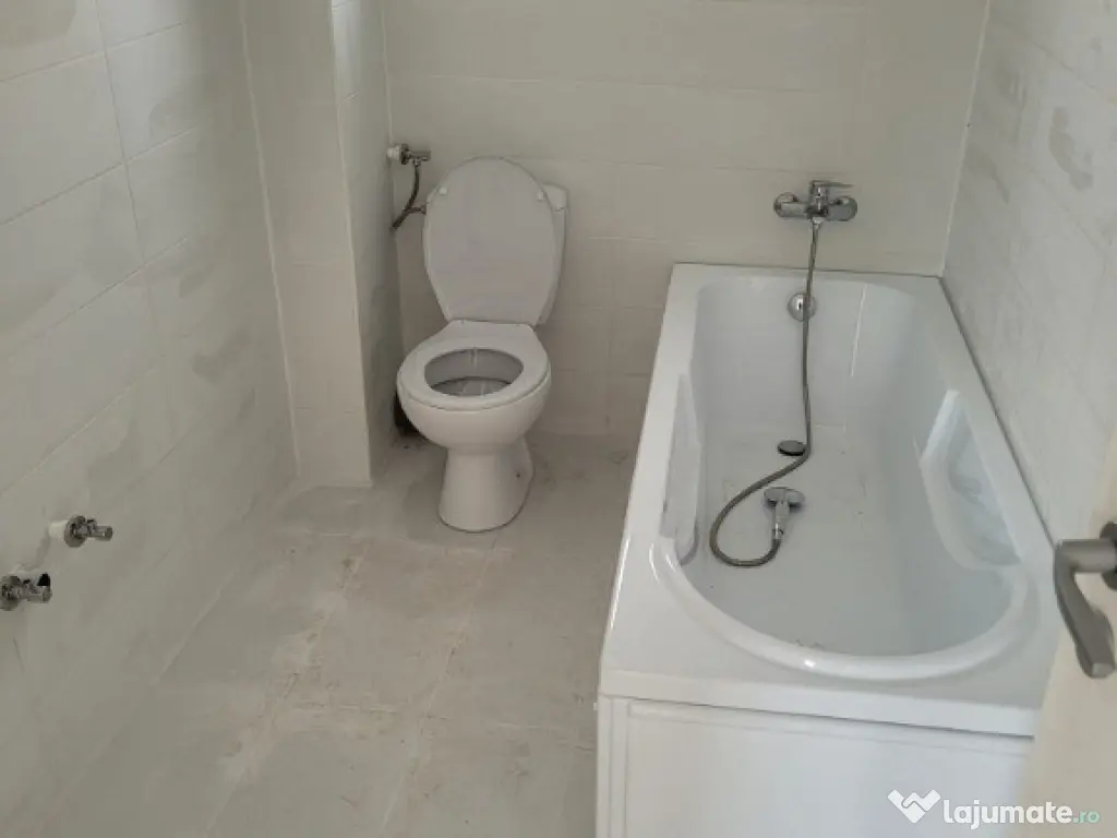 Vila individuala 4 CAMERE/600 M de BLV./Com.Berceni/COMISION 0 %