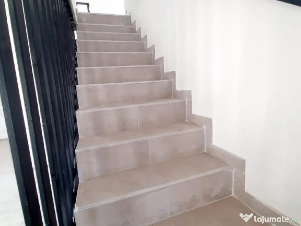 Vila individuala 4 CAMERE/600 M de BLV./Com.Berceni/COMISION 0 %