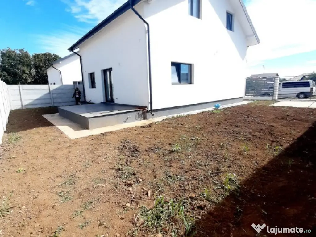 Vila individuala 4 CAMERE/600 M de BLV./Com.Berceni/COMISION 0 %