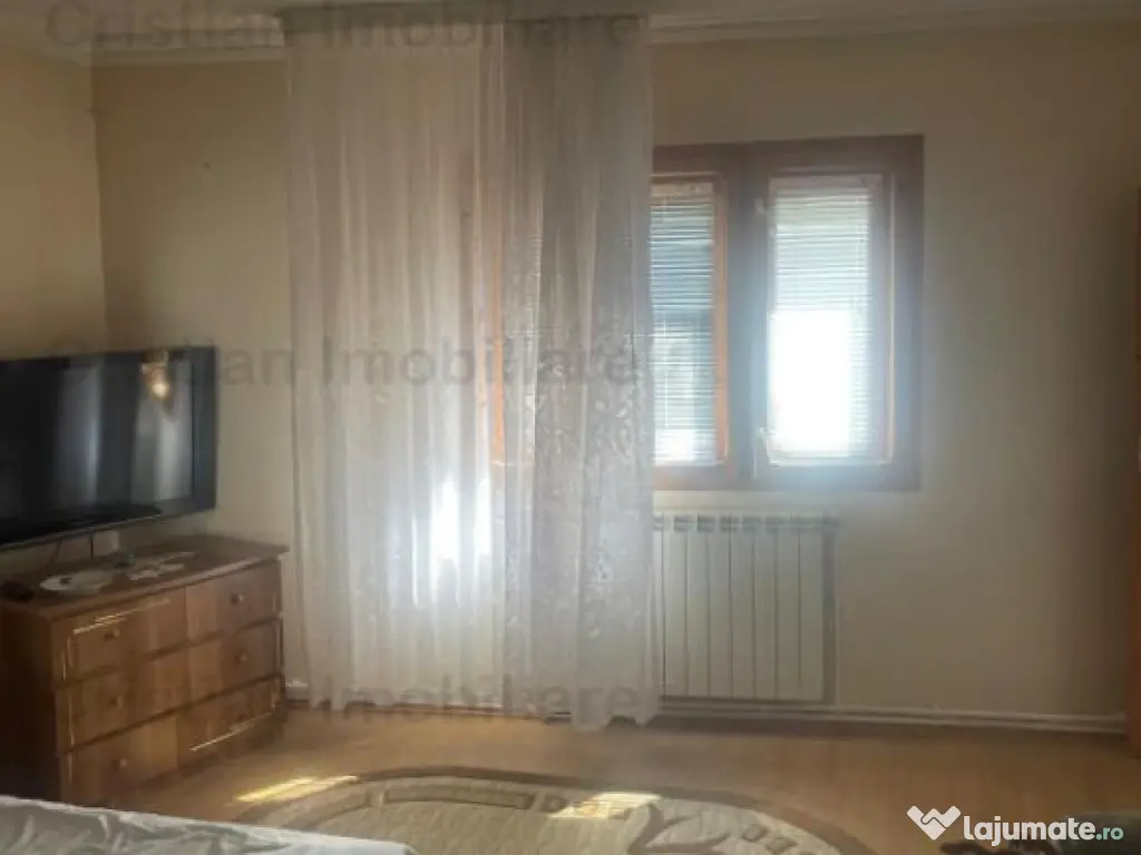 ULTRACENTRALA Casa 3 camere, toate utilitatile, teren 200 mp 