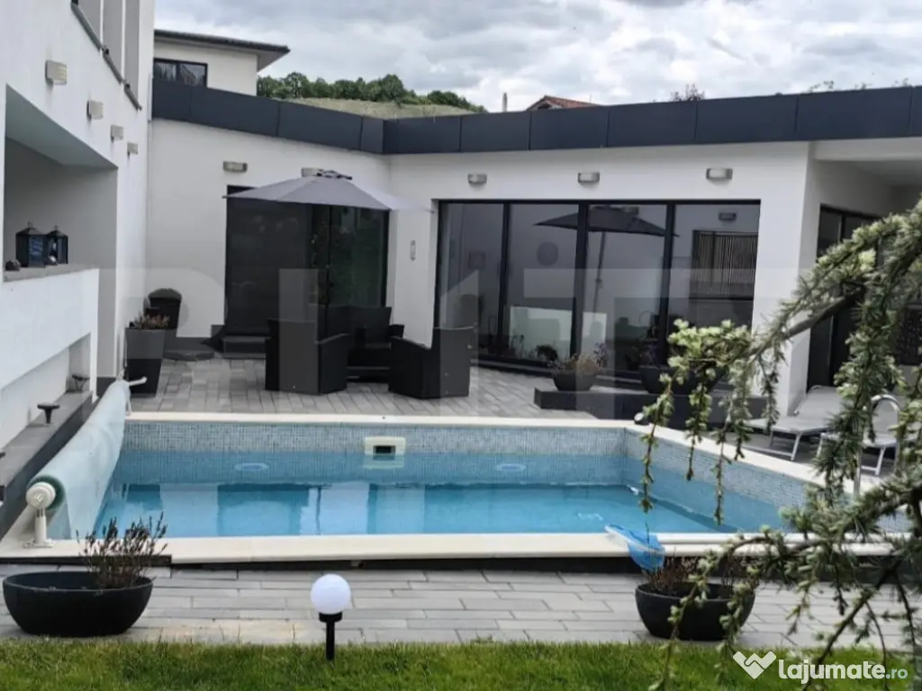 Casa Verde 178 mp, anexa 54 mp, panouri fotovoltaice, piscin