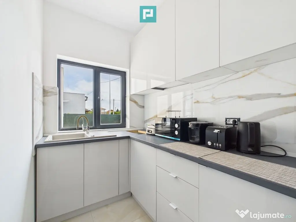 Casă Individuală cu 2 Apartamente în Giarmata Vii 