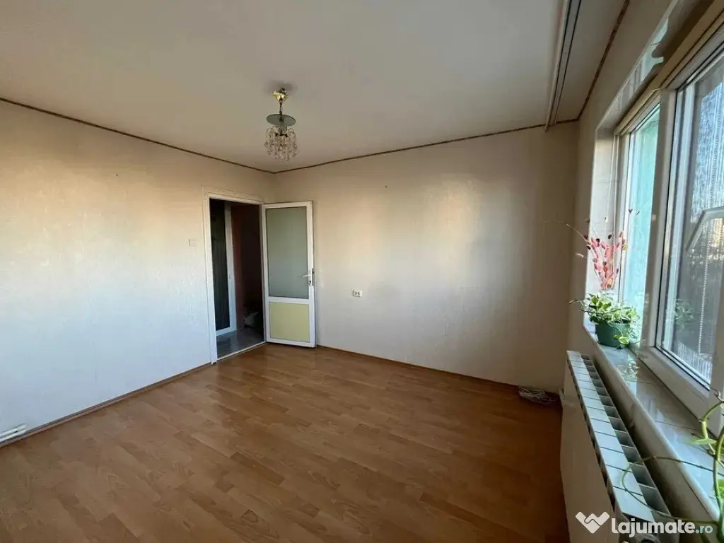 Apartament 3 camere de vanzare zona Tomis Nord, CENTRALA GAZ 