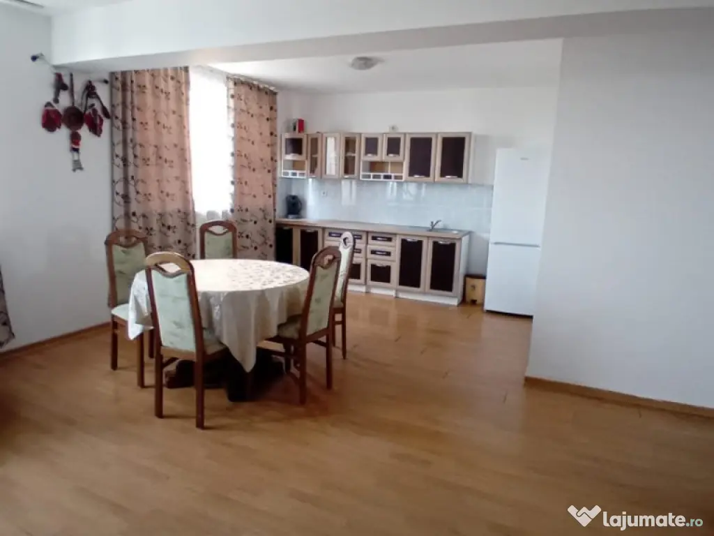 Apartament de vanzare cu 2 camere, 63 mp, zona Ilba