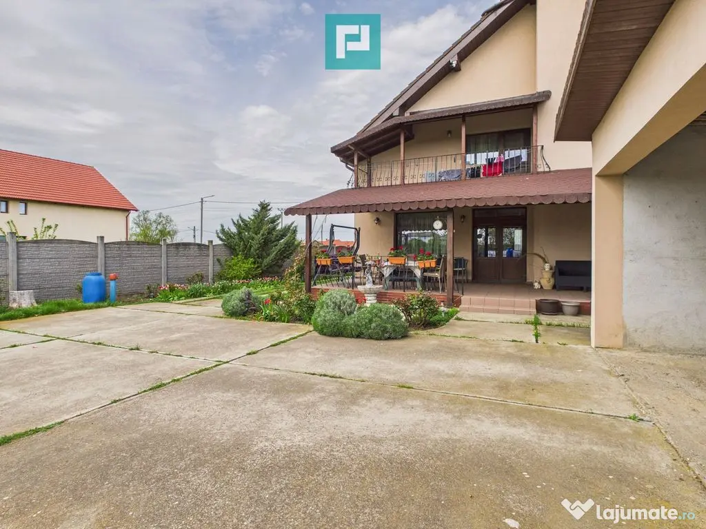 Vilă cu 6 camere și teren generos în Șagu 